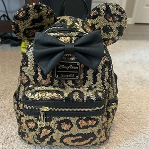 Disney- lounge fly backpack